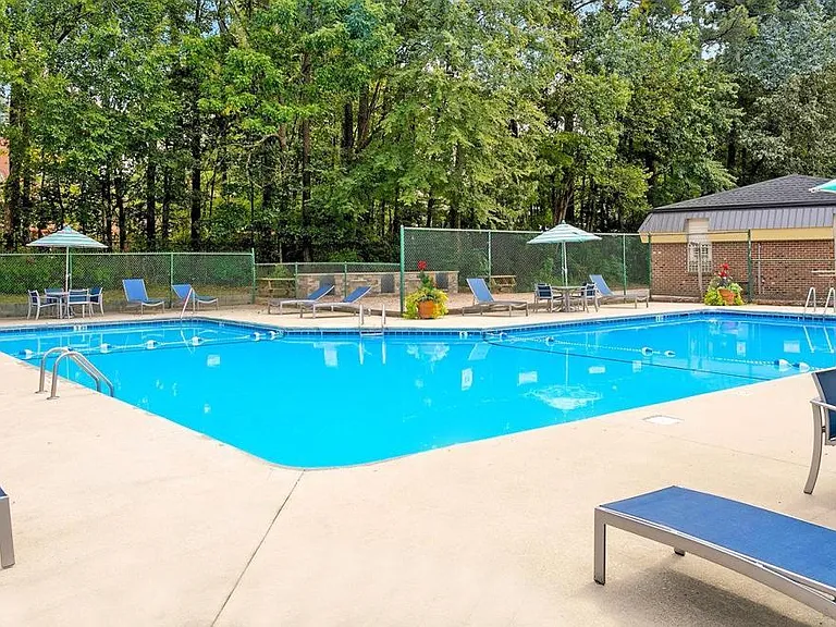 Holly Hills — Photo 16