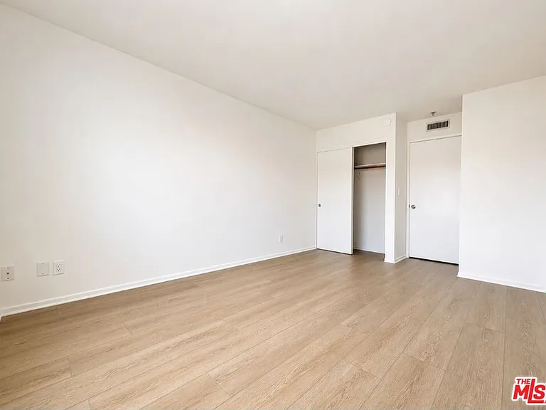832 3rd St #405 — Photo 25