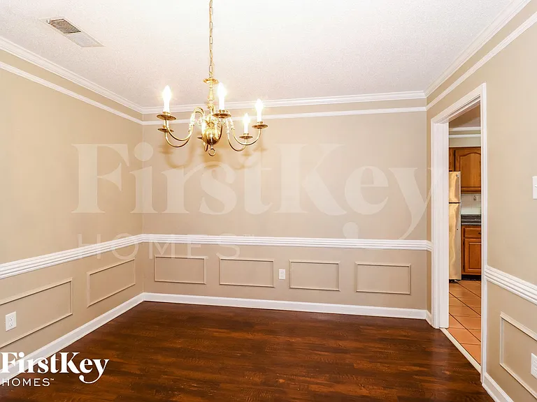 1330 Fox Trace Dr — Photo 5