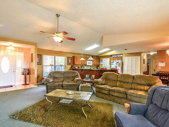 5th image of 756 Buena Vista Dr N