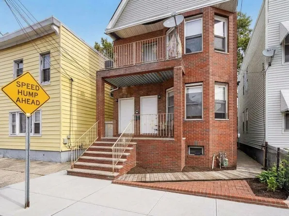 160 Fulton Avenue image 1 of 34