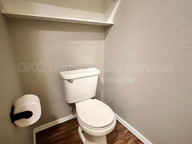 6713 Lyrewood Ln — Photo 18
