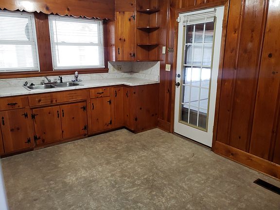 4th image of 517 McKellar Dr