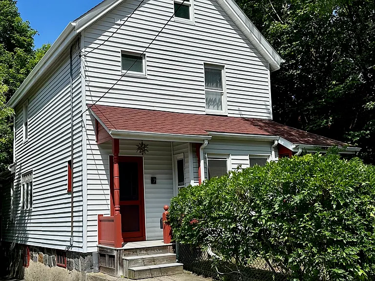 7 Gardenside St — Photo 1