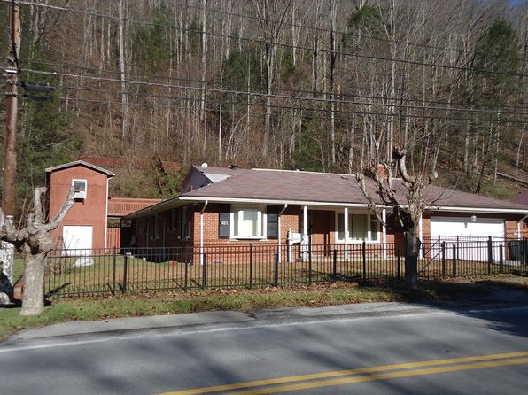 1451 Stewart St, Welch, WV 24801