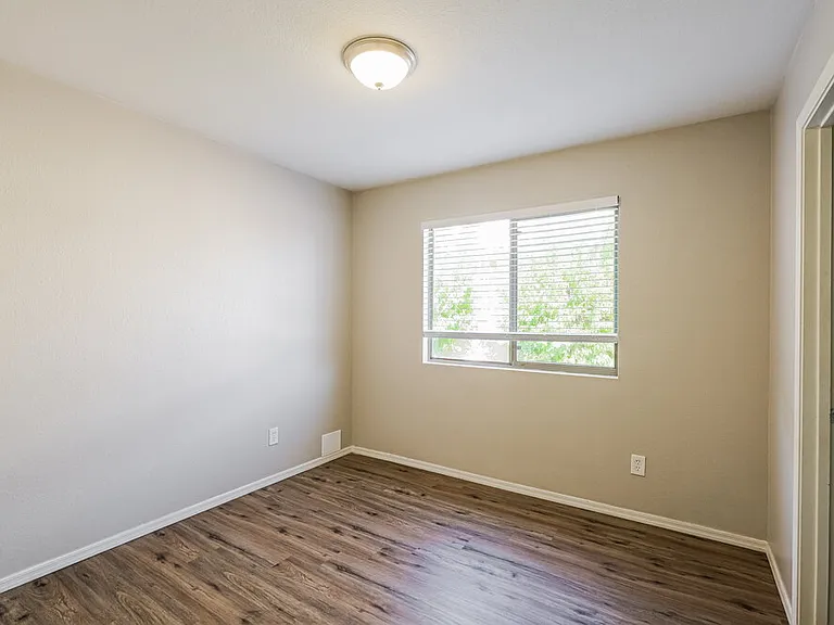 10898 W Alvarado Rd — Photo 13