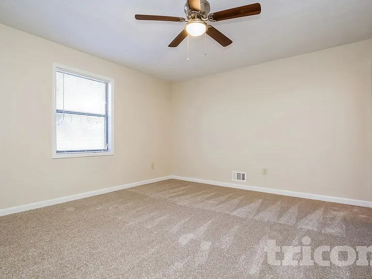 4251 Cary Dr — Photo 9
