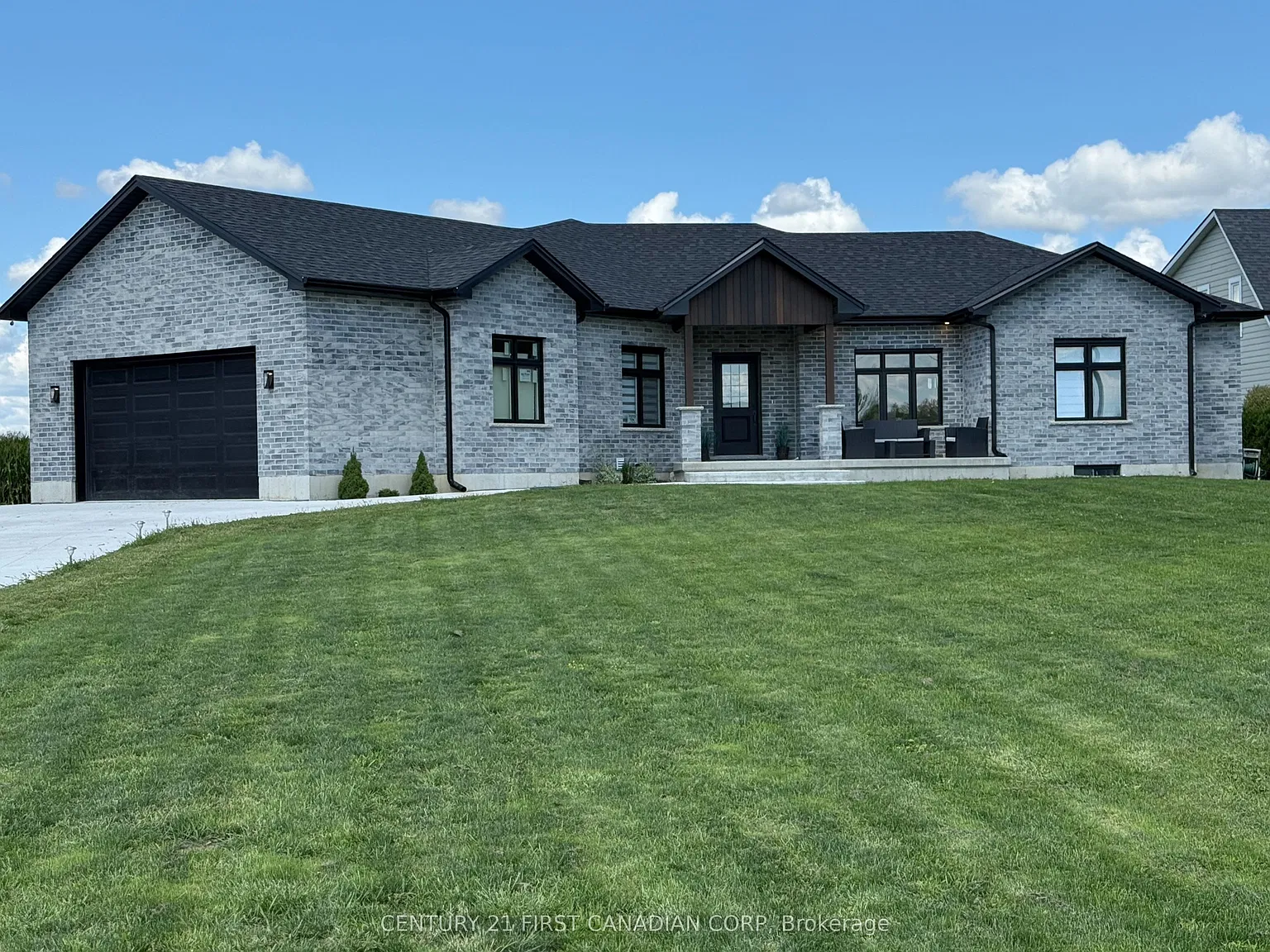 3 bed, $3,000 — Photo 1