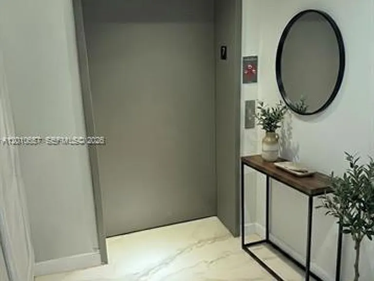 16385 Biscayne Blvd #717 — Photo 2