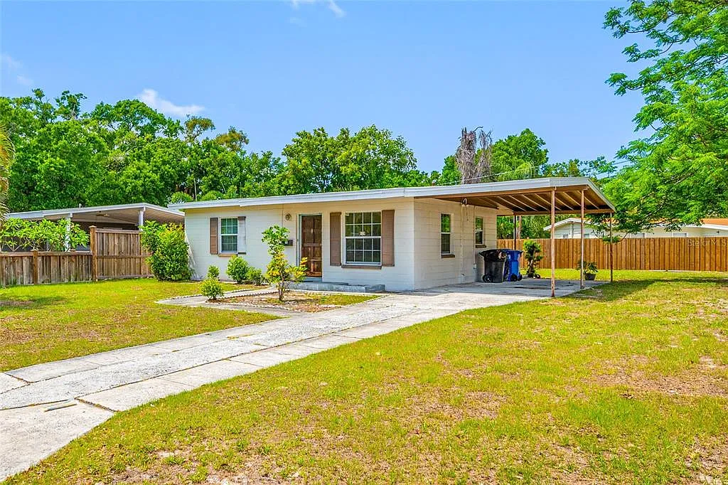 2 bed, 1.0 bath, 642 sqft, $1,885 — Photo 2