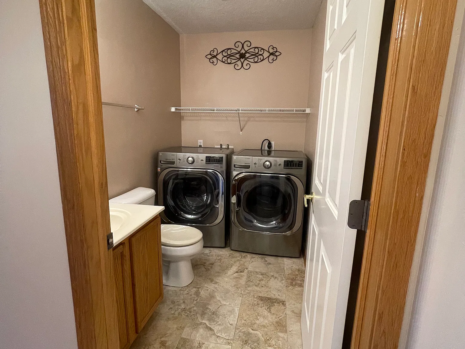 3 bed, 1374 sqft, $2,200 — Photo 4