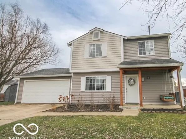 8211 N Chaucer Ct, Columbus, IN 47201