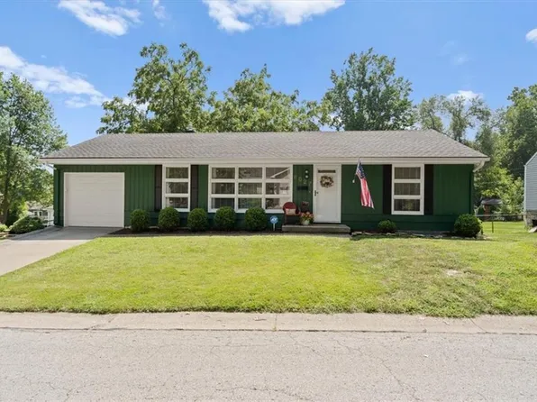 6027 W 53rd Ter, Mission, KS 66202