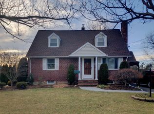 548 Windsor Rd, New Milford, NJ 07646