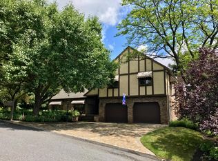 204 Amherst Dr, Dickson City, PA 18519