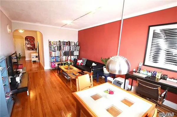 Sold by Remax City Square | media 13