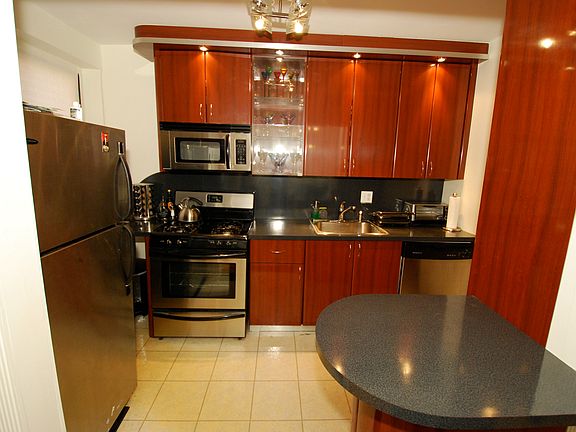 3rd image of 211-2 75th Ave #4K
