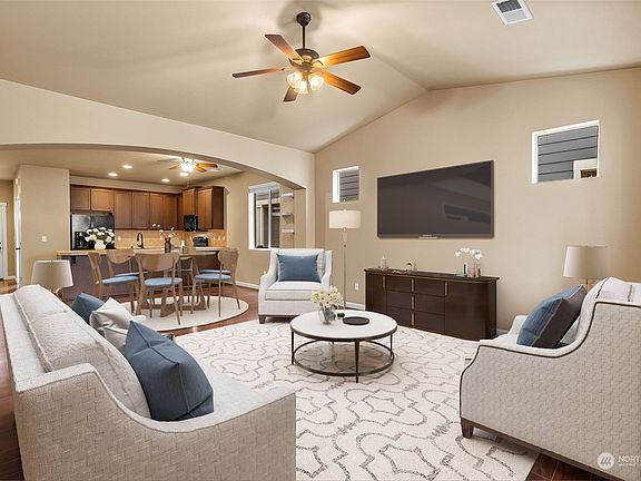 5th image of 524 Sandalwood Drive SW