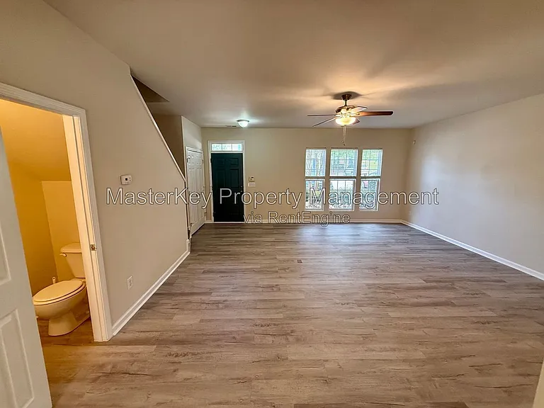 414 Walnut Woods Dr — Photo 9