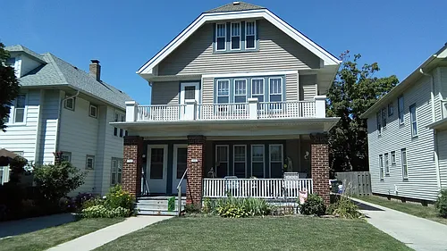 1900 E Jarvis St #UPPER Photo 1
