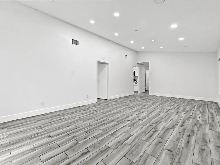 1390 Summit Run Cir — Photo 13