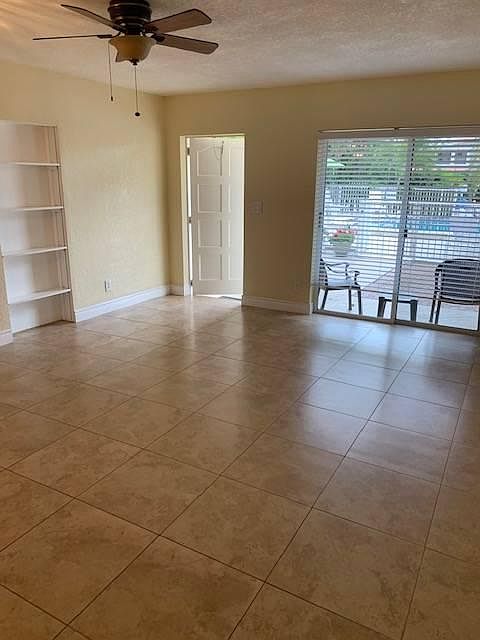 1st image of 1907 NE 2nd St APT 17