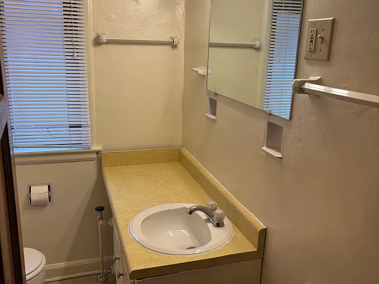 1781 King Ave #B — Photo 16