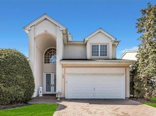 124 Altessa Blvd, Melville, NY 11747