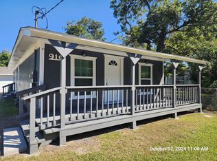 910 Sholars Ave, Orange, TX 77630