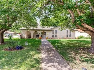 512 Navajo Dr, Keller, TX 76248