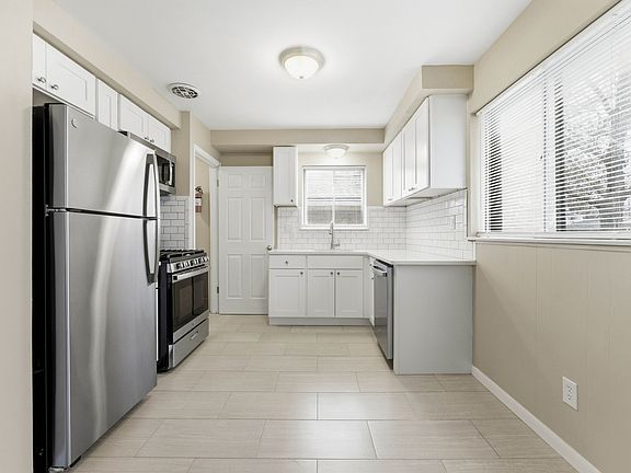 2nd image of 19411 Rensellor St