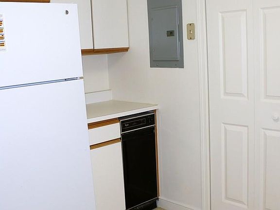 3rd image of 43 Rose Ct