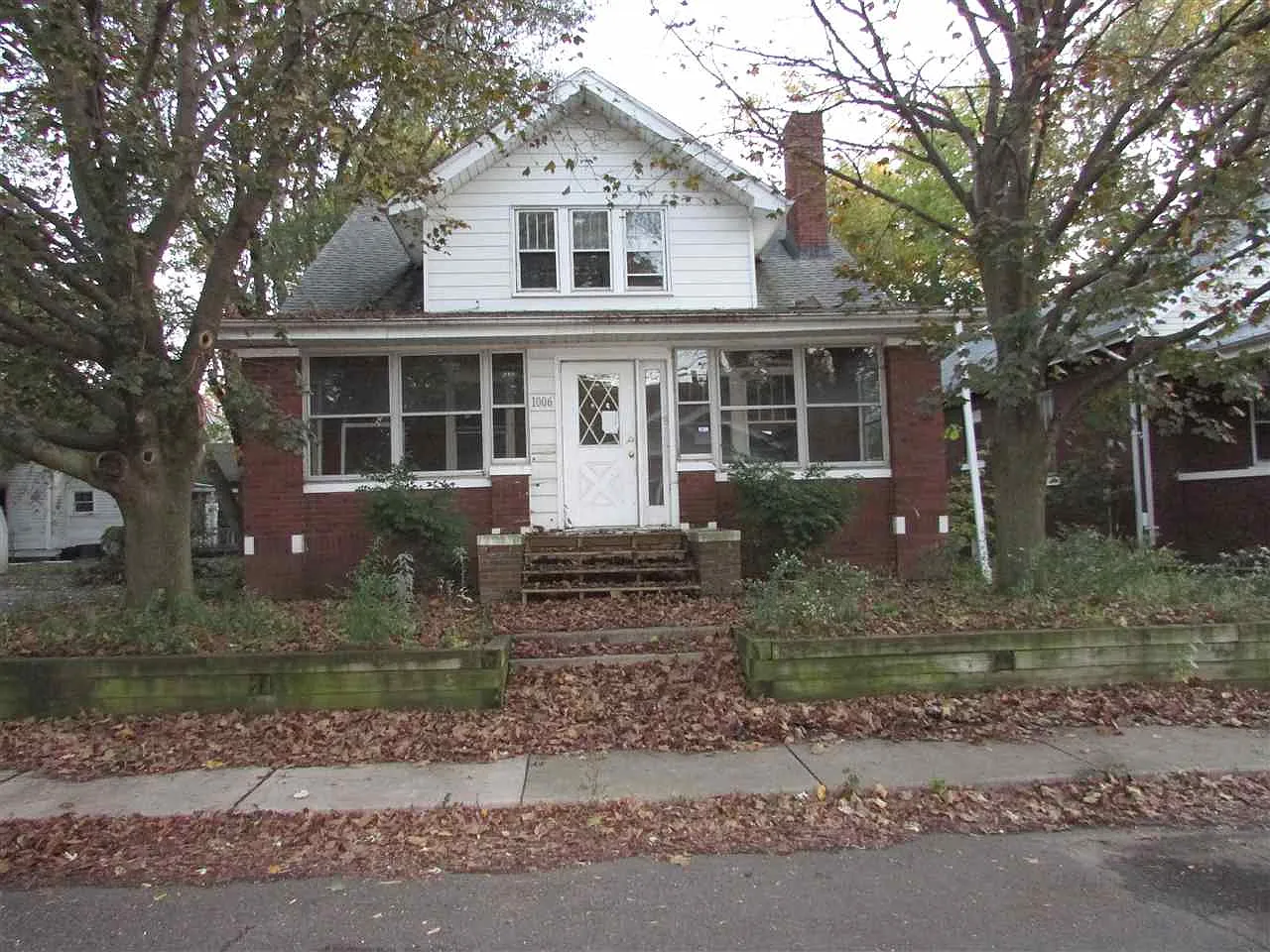 1006 W Armstrong Ave photo 1