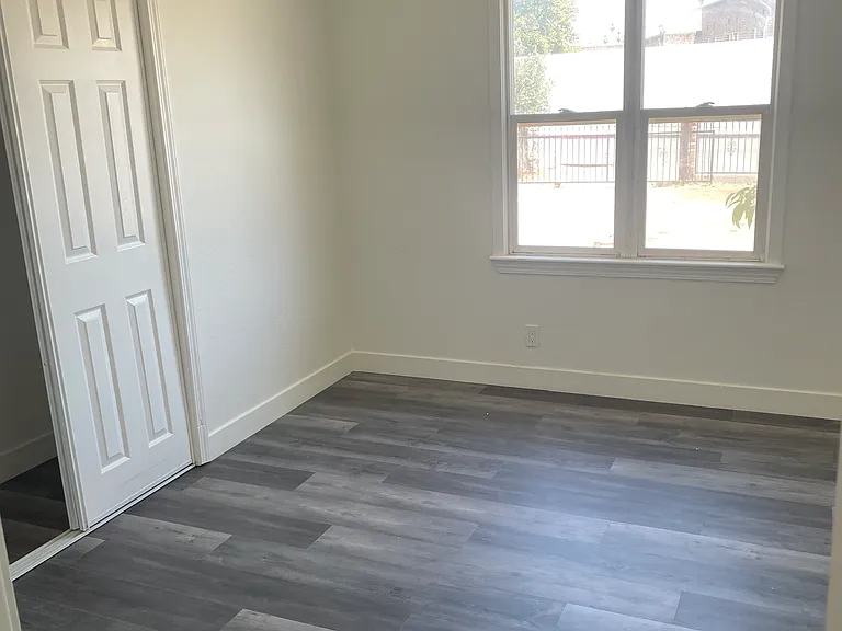 1322 Catalpa Way — Photo 7