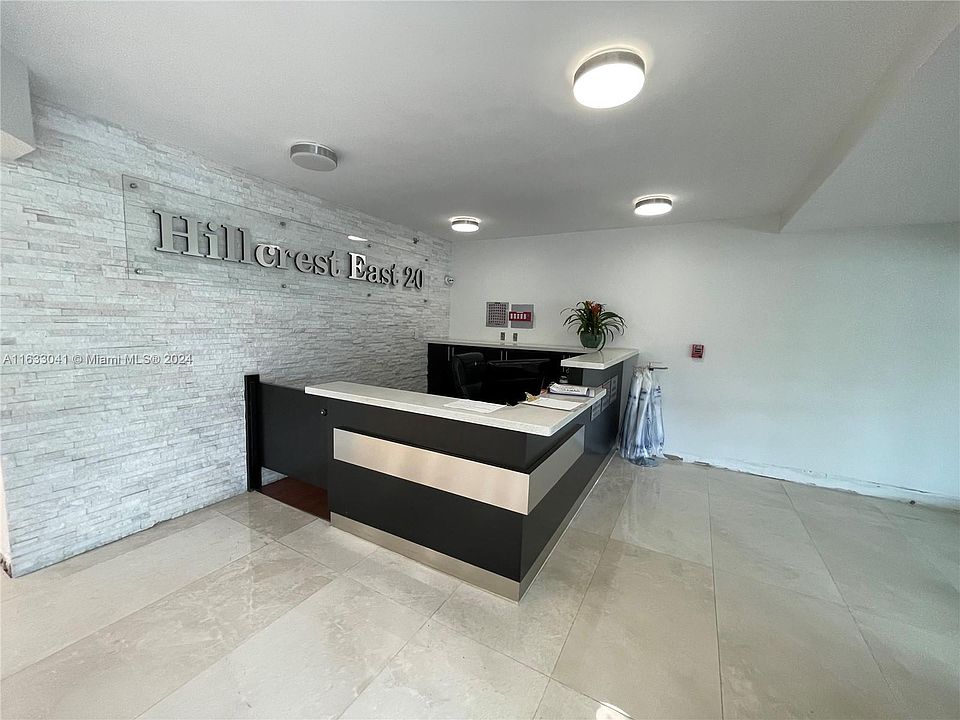 1st image of 919 Hillcrest Dr APT 415