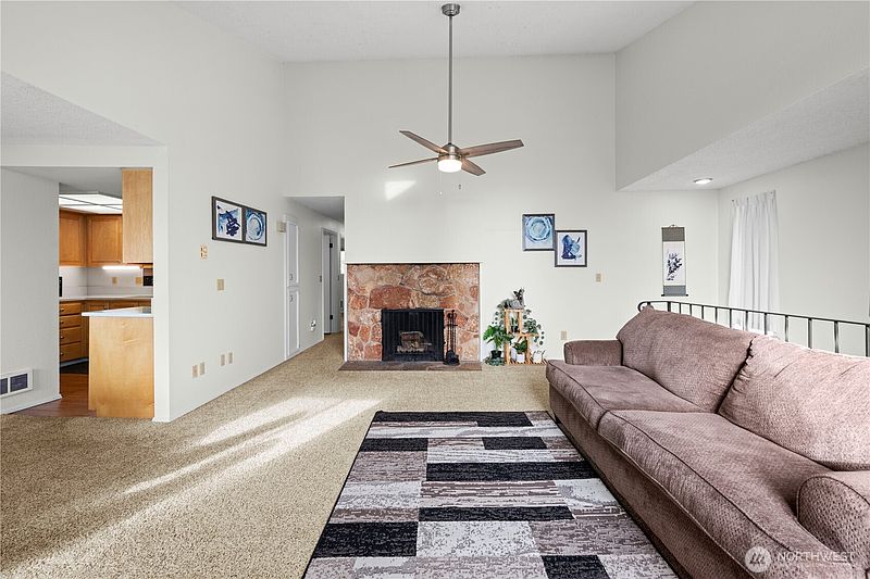 4th image of 3401 Oaks Avenue #6