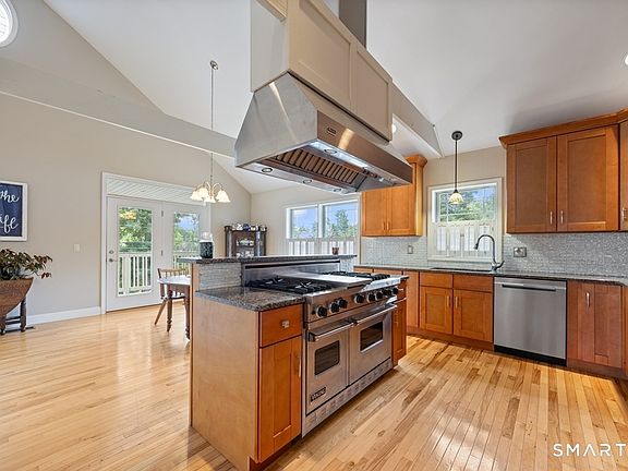 3rd image of 7 Pratt Lane