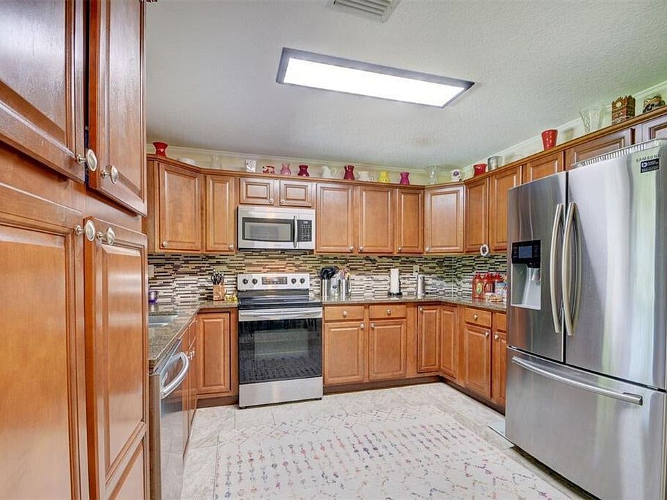 1st image of 204 Bobwhite Rd