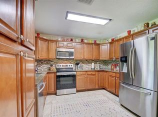 204 Bobwhite Rd, Royal Palm Beach, FL 33411