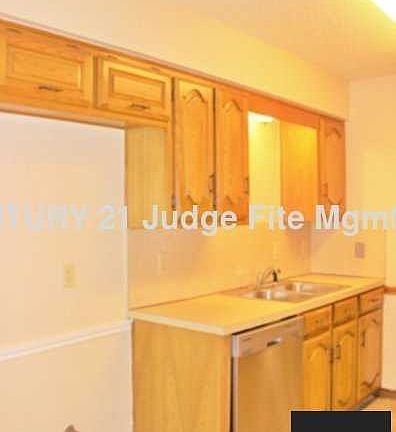 5th image of 512 Pelican Ct