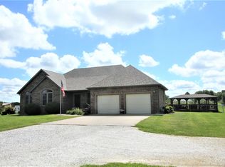 750 Division St, Sparta, MO 65753