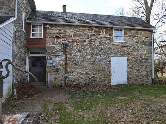 Welcome to 440 Rowlandsville Apt B- Back Entrance