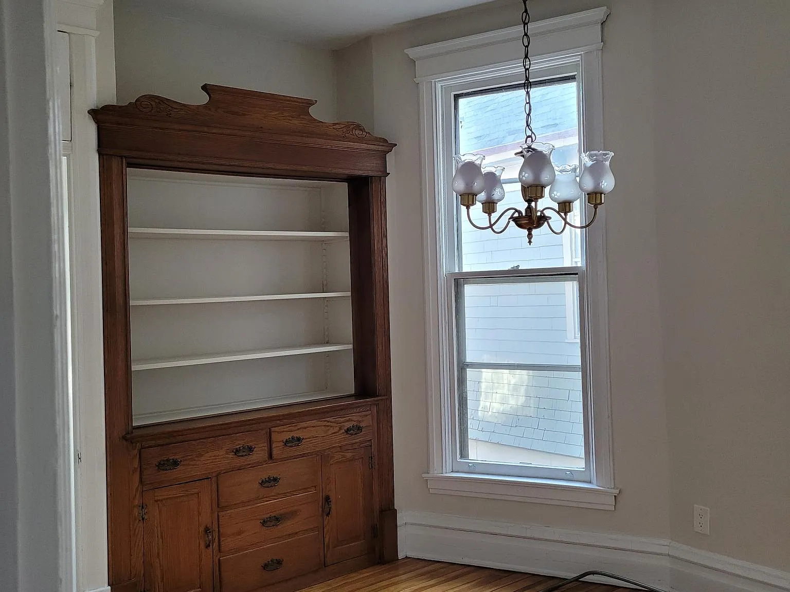 3 bed, 2300 sqft, $3,450 — Photo 4