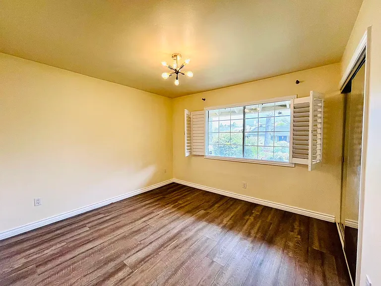 1800 Yermo Pl — Photo 34