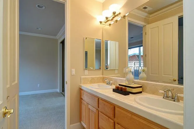 14231 Paul Ave — Photo 10