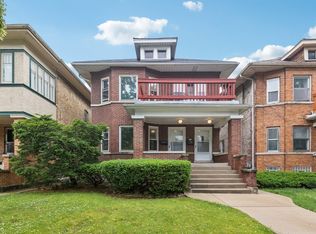 217 S Oak Park Ave, Oak Park, IL 60302