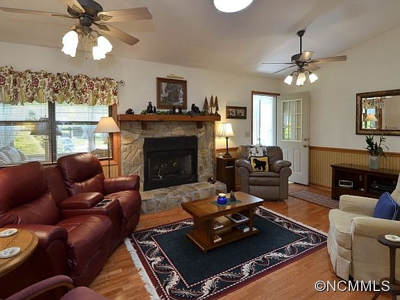 2nd image of 82 Sunflower Ln