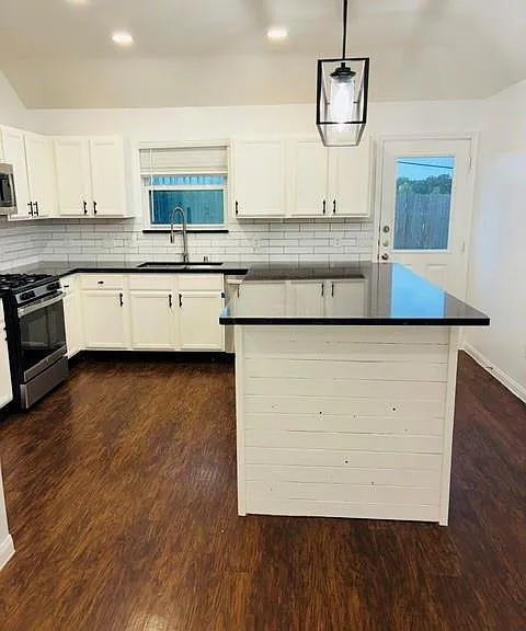 6114 El Oro Dr — Photo 3