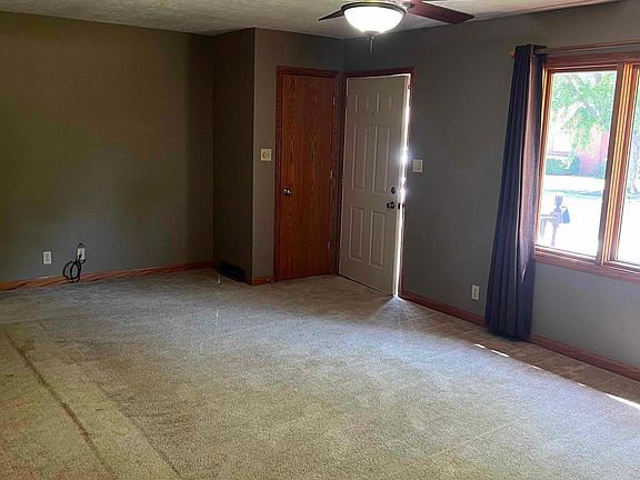 2nd image of 1335 N Hewett Ave