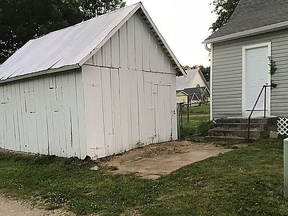 5th image of 316 1st St
